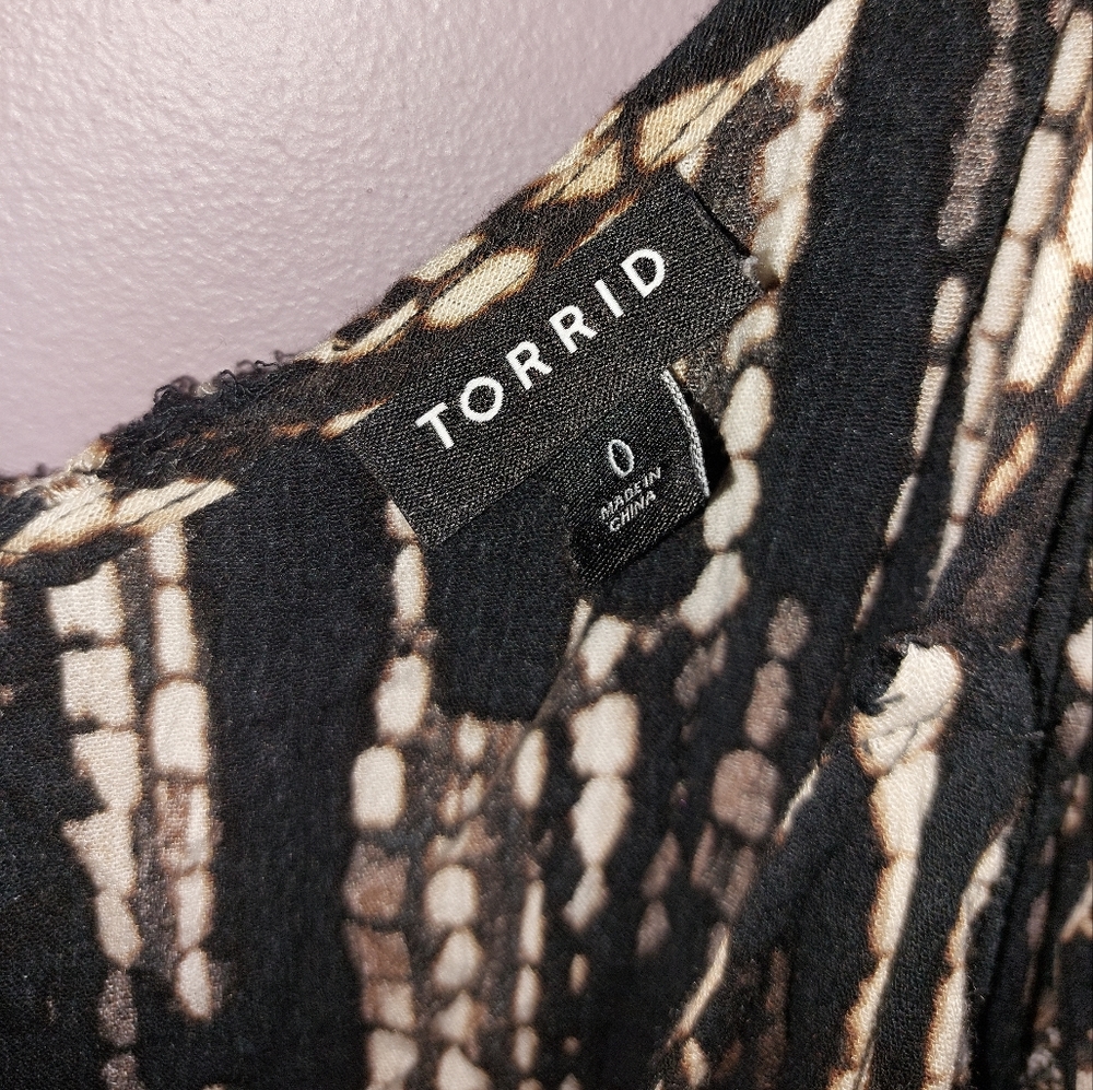 Torrid Size 0 Large Tank - Picture 2 of 4